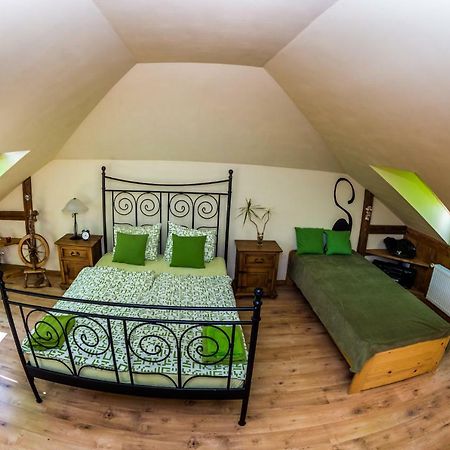 Agroturystyka Kapellanka - Kraina Wygaslych Wulkanow Wojcieszów エクステリア 写真